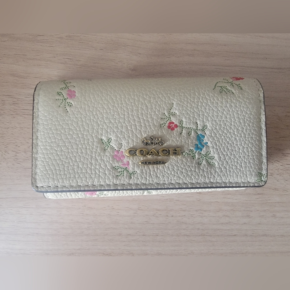 NWT COACH KEYRING HOLDER